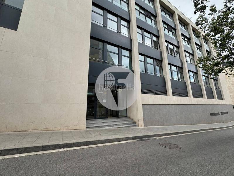 Foto 79a98372-9414-4e17-9c34-d5ec7c5ba59c. Parking voiture dans Raval Barcelona