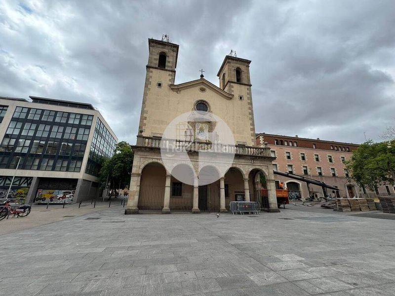 Foto 849c2374-ebdd-4e46-97f1-a0a2da9bf383. Aparcament cotxe a Raval Barcelona