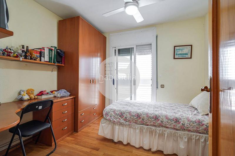 Foto 008e10fd-c00f-491f-971c-8b84e286f0b5. Casa amb calefacció aparcament piscina a Torrent Ballester Viladecans