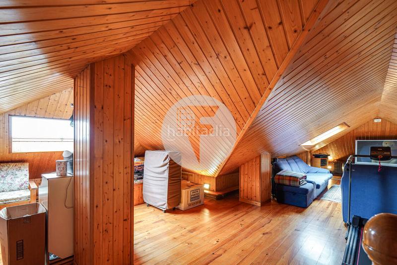 Foto 0d0676a0-ff48-4615-8713-e690d106c833. Casa amb calefacció aparcament piscina a Torrent Ballester Viladecans