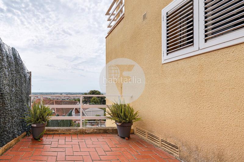 Foto 262f70fa-718c-4f80-8139-2da76d657a98. Casa amb calefacció aparcament piscina a Torrent Ballester Viladecans