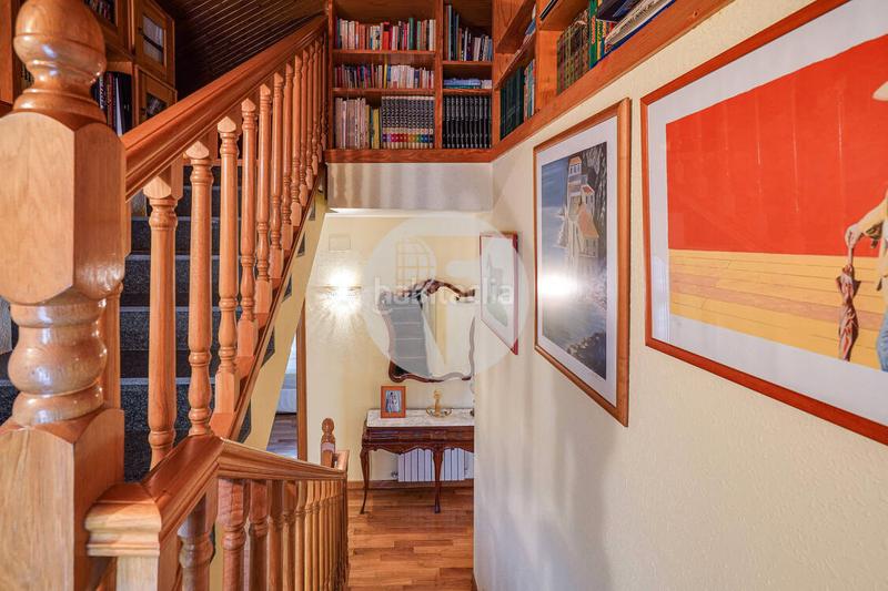 Foto 27906fe5-8303-4630-9a66-2cfd4d652b52. Casa amb calefacció aparcament piscina a Torrent Ballester Viladecans