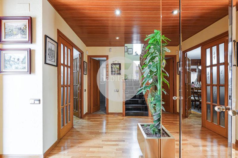 Foto 353c90c0-53f0-4c7d-b8f0-78e7b94a79fe. Casa amb calefacció aparcament piscina a Torrent Ballester Viladecans