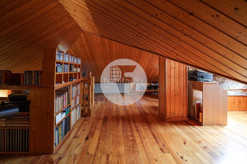 Foto 3d3366b5-2487-402e-998c-71c45cb320b3. Casa amb calefacció aparcament piscina a Torrent Ballester Viladecans