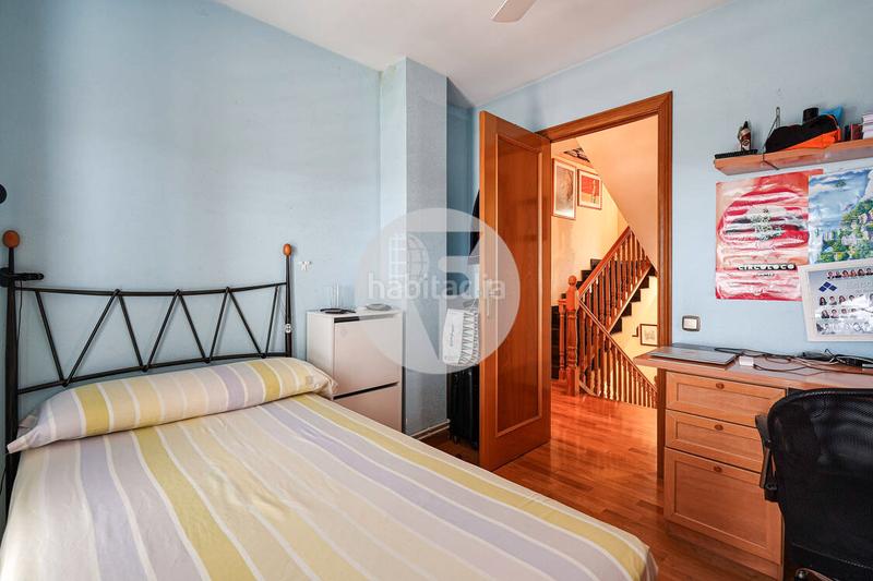 Foto 4a7e64dc-dee9-4991-8032-0e7a380fa67f. Casa amb calefacció aparcament piscina a Torrent Ballester Viladecans