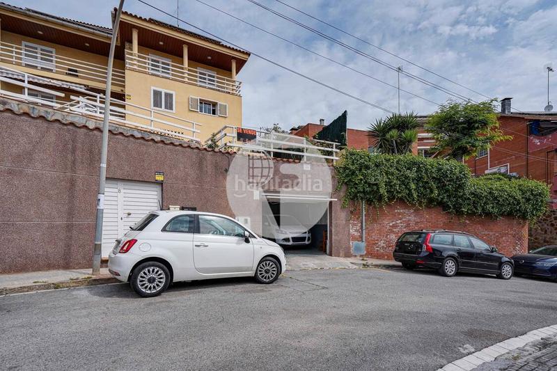 Foto 51de7c2c-7064-412b-98fa-dfcb086f794c. Casa amb calefacció aparcament piscina a Torrent Ballester Viladecans