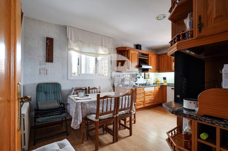 Foto 53e3c607-4393-4ca5-91ec-e8e40d1deacd. Casa amb calefacció aparcament piscina a Torrent Ballester Viladecans