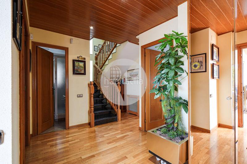 Foto 593f653d-e512-409a-9d52-fe8aca358c42. Casa amb calefacció aparcament piscina a Torrent Ballester Viladecans