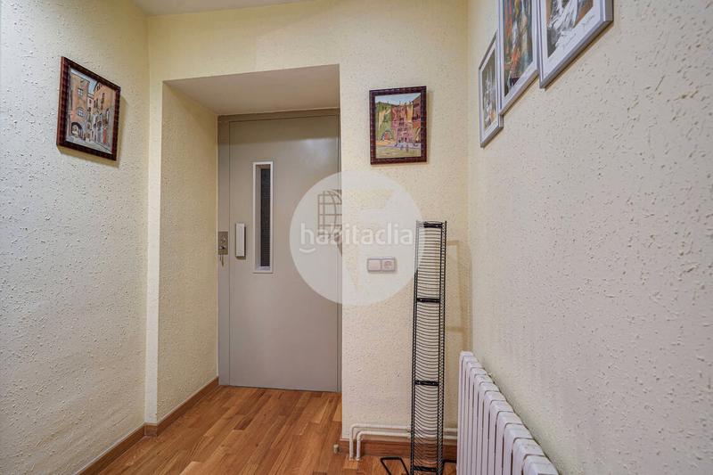 Foto 67d8d713-fddf-40a9-8b69-9252efc92120. Casa amb calefacció aparcament piscina a Torrent Ballester Viladecans