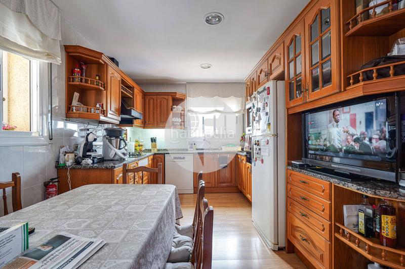 Foto 6cd54dc8-6511-4eb6-9ccc-2b0ae79379c2. Casa amb calefacció aparcament piscina a Torrent Ballester Viladecans