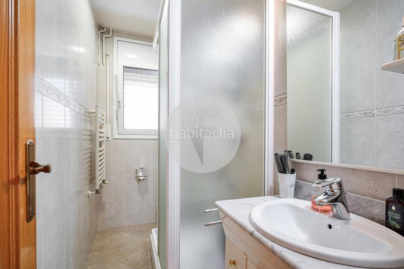 Foto 7f596088-e823-4ffd-a880-93d0c792b1a9. Casa amb calefacció aparcament piscina a Torrent Ballester Viladecans