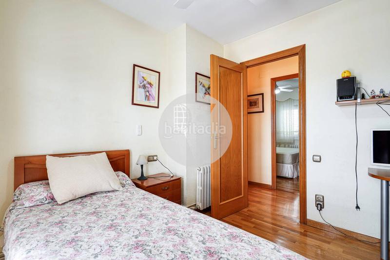 Foto 91ce35dc-ec82-4056-8fa1-8dabe0402124. Casa amb calefacció aparcament piscina a Torrent Ballester Viladecans