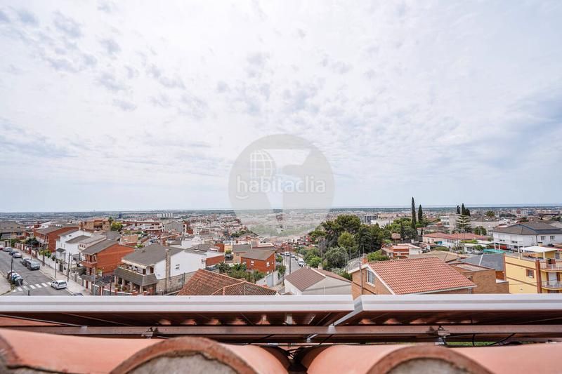 Foto 9387ce9f-3b5f-49ca-832a-a9992ff15bfd. Casa amb calefacció aparcament piscina a Torrent Ballester Viladecans