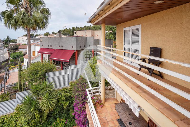 Foto a1030b7e-a132-437b-8060-b47d44cfbd67. Casa amb calefacció aparcament piscina a Torrent Ballester Viladecans