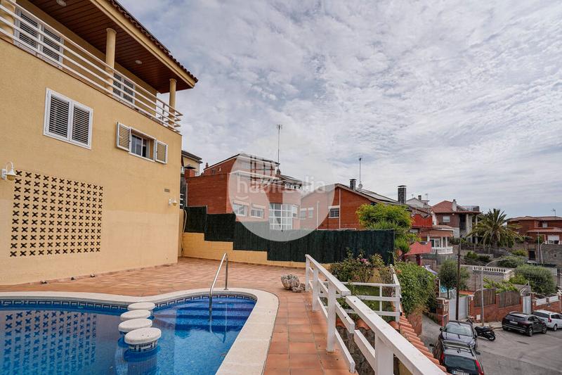Foto a400db07-8316-4569-8574-05911a5a24f1. Casa amb calefacció aparcament piscina a Torrent Ballester Viladecans