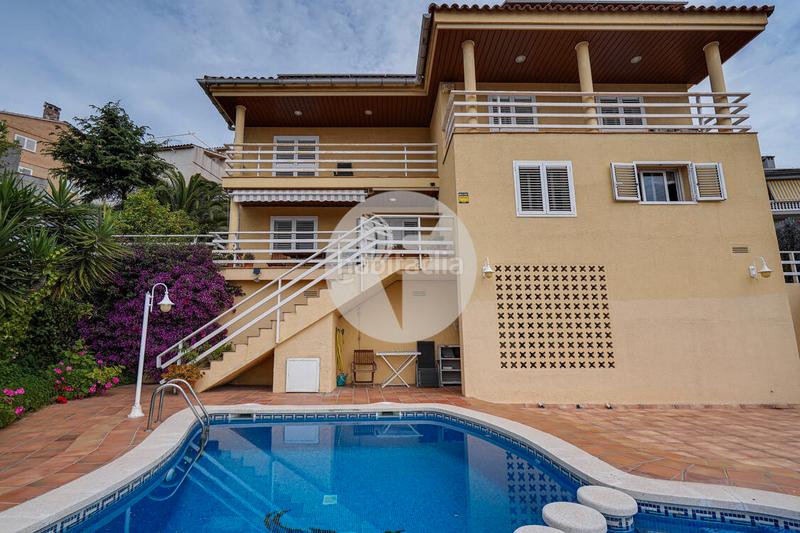 Foto ad629587-b25b-4df1-a13b-8a6829a22c8a. Casa amb calefacció aparcament piscina a Torrent Ballester Viladecans