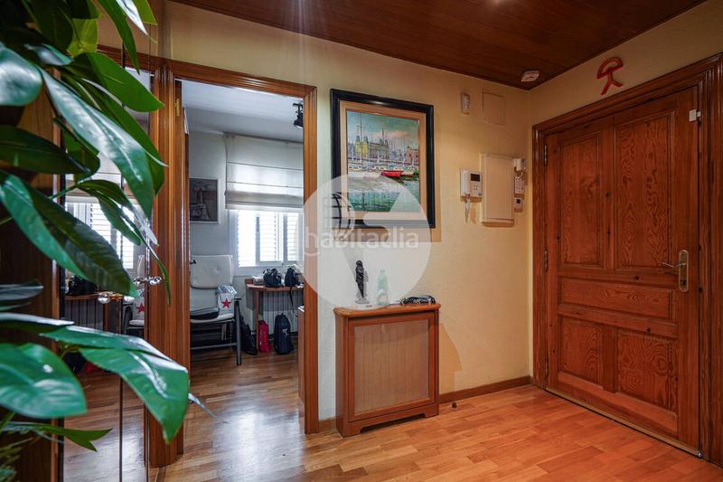 Foto c2d96728-ea8e-4c90-ac38-78bc02009fe6. Casa amb calefacció aparcament piscina a Torrent Ballester Viladecans