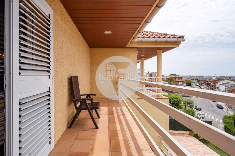 Foto e9b922db-6323-426d-a80a-7780c8fdb200. Casa amb calefacció aparcament piscina a Torrent Ballester Viladecans