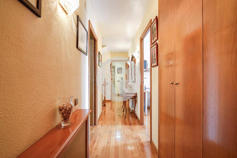 Foto f6e20ded-bfb8-4467-98e8-5da0b42cf0ad. Casa amb calefacció aparcament piscina a Torrent Ballester Viladecans