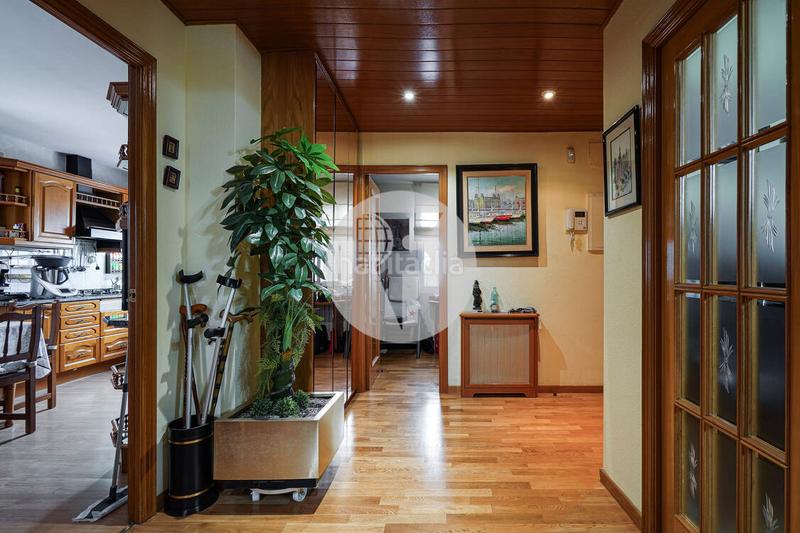 Foto fc3e71fb-9c38-44f0-bfcf-3f339594d9d6. Casa amb calefacció aparcament piscina a Torrent Ballester Viladecans