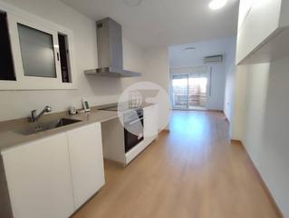 Pis a La Bordeta. Piso reformado en venta con terraza y vistas a patio de manzana