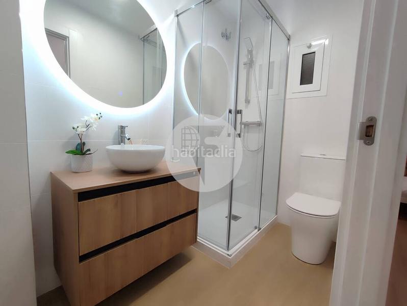 Foto 3b9a57cf-a4a4-49d8-9577-0e251c53d8c8. Flat in La Bordeta Barcelona