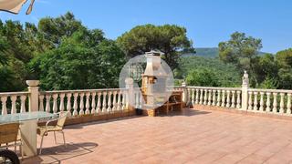 Casa en Vacarisses. Encantadora casa a cuatro vientos en vacarisses, ideal para fami