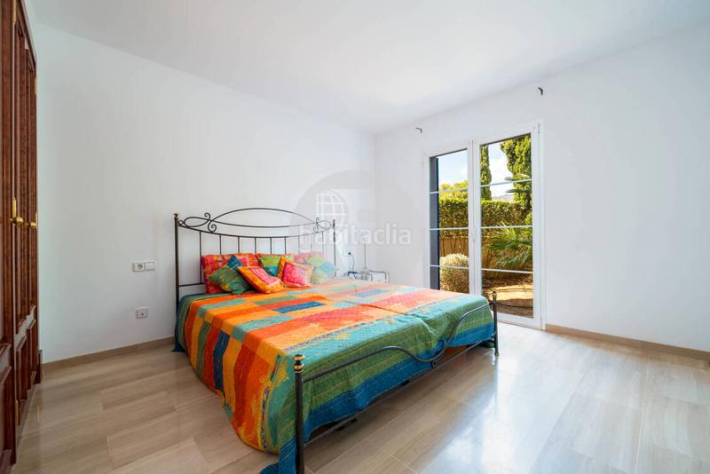 Foto 4050ffcf-49e1-4480-bf93-5b0501c077bb. Piso apartamento con jardín privado en sa vinya, bendinat en Calvià