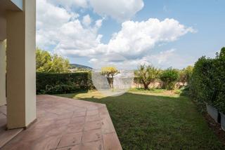 Pis a Cas Catal-Illetes. Apartamento con jardn privado en sa vinya, bendinat