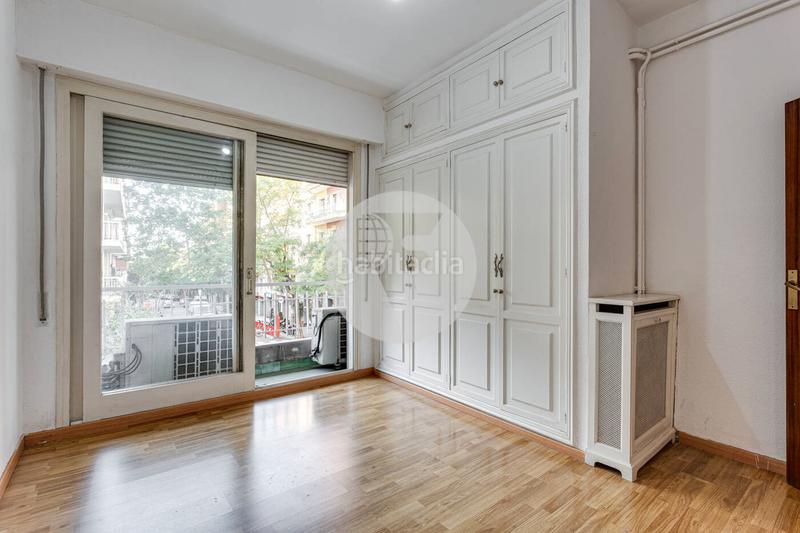 Foto 434e0a3e-733a-41b1-9cd3-fecc5ea46fc1. Piso fantástico piso en la pl. adria en pleno corazón del barrio exclusivo de sant gervasigalvany, . en Barcelona