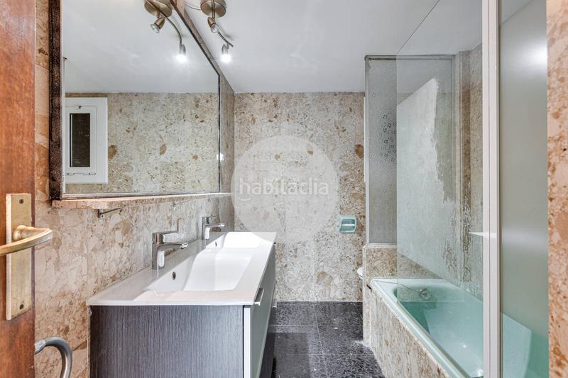 Foto 47aff171-36f6-4c9d-888d-5d29b85b2b17. Piso fantástico piso en la pl. adria en pleno corazón del barrio exclusivo de sant gervasigalvany, . en Barcelona