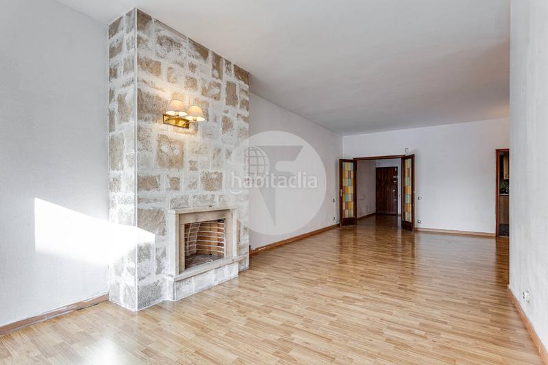 Foto b7956fd9-3c43-4bec-9411-f2725e2ef51e. Piso fantástico piso en la pl. adria en pleno corazón del barrio exclusivo de sant gervasigalvany, . en Barcelona