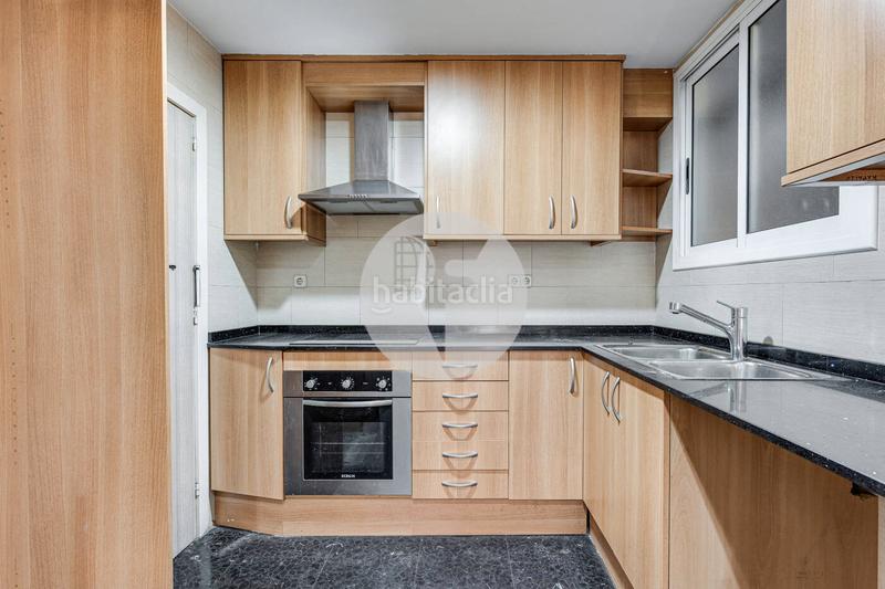 Foto d9222d74-8ebb-408f-b8e4-dec889b479fc. Piso fantástico piso en la pl. adria en pleno corazón del barrio exclusivo de sant gervasigalvany, . en Barcelona
