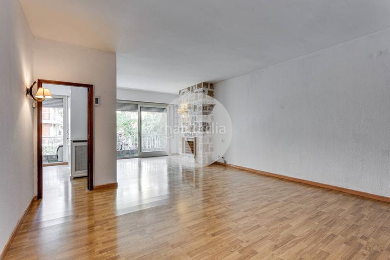 Foto ef8af79e-7995-437a-b65e-1bed376e2c83. Piso fantástico piso en la pl. adria en pleno corazón del barrio exclusivo de sant gervasigalvany, . en Barcelona