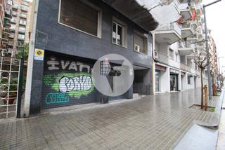 Miete Geschäftsraum in La Salut. Local en alquiler y venta en el distrito de gràcia, en el barrio