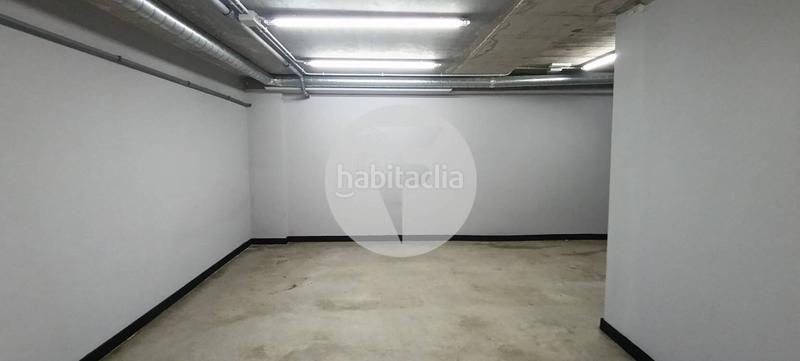 Foto 3dd3f3bf-1a43-4e61-af1f-8a49cfdd2105. Local comercial a Les Fonts Terrassa