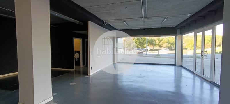 Foto 695f46ee-8d2d-42d1-9031-012459f3fee2. Local comercial a Les Fonts Terrassa