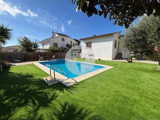 Maison à Caldes de Montbui. Casa a los 4 vientos en la urbanización els lledoners de caldes