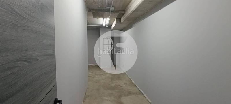 Foto 46220222-b8f9-4b50-b14d-0e967e7fa0c6. Alquiler local comercial amplio local comercial en esquina en alquiler 464m con gran visibilidad en Terrassa