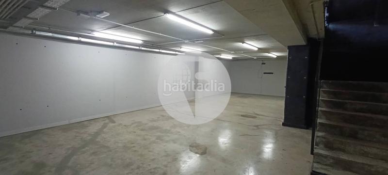 Foto 6933ff07-782e-4d33-9bb6-9685114c1e67. Alquiler local comercial amplio local comercial en esquina en alquiler 464m con gran visibilidad en Terrassa