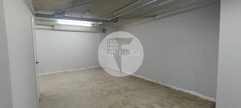 Foto de544547-f327-4159-a83a-a63f54ae86cf. Alquiler local comercial amplio local comercial en esquina en alquiler 464m con gran visibilidad en Terrassa