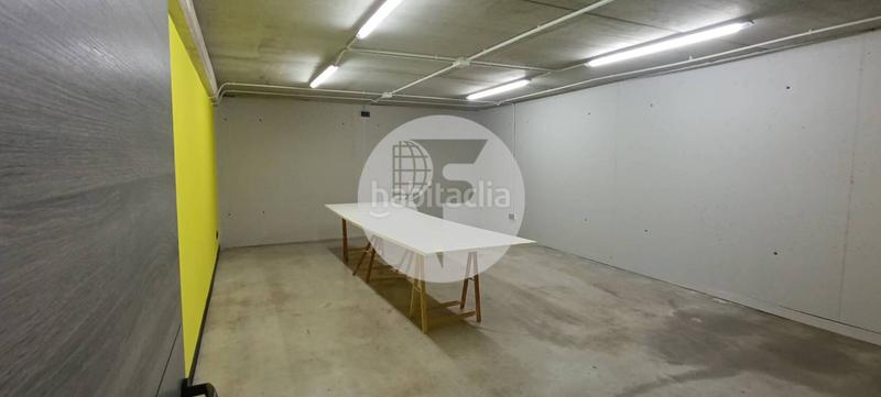 Foto 5f1424a1-da8b-4ab0-843b-4bfa2c67ea4d. Lloguer local comercial a Les Fonts Terrassa