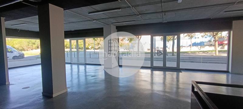 Foto fbd5825a-51b0-4ddf-973f-457d0ab89092. Location local commercial dans Les Fonts Terrassa