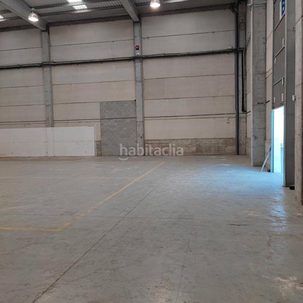 Foto 1df619f6-25d8-4248-9759-c782a7c283fa. Rent industrial building in El Pla Sant Feliu de Llobregat