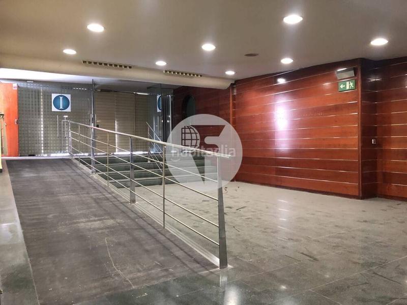 Foto 5c8133a3-fe1b-4d66-8849-c901c0f038cc. Local comercial espectacular local comercial situado en el distrito de sarriasant gervasi, en el barrio de el putxet i farró. ubicado en la calle en Barcelona