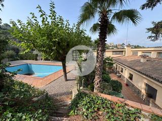 Casa a Montornès del Vallès. Exclusiva villa rústica en montornés del vallés