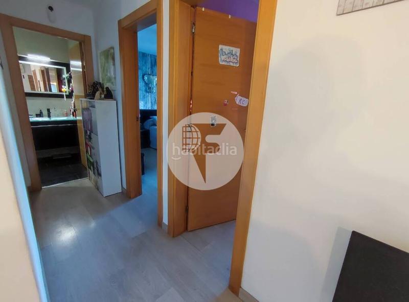 Foto 5e592b52-e8c1-41dc-8614-806d1a72b816. Piso  completamente renovado con un diseño moderno y sofisticado en Montcada i Reixac