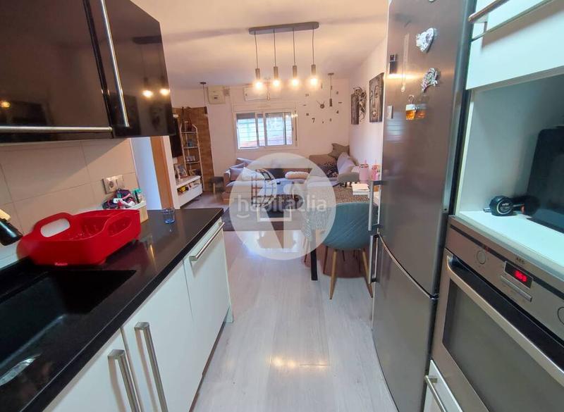 Foto eb661c6e-0d4c-48b2-a184-4def2a558d26. Piso  completamente renovado con un diseño moderno y sofisticado en Montcada i Reixac