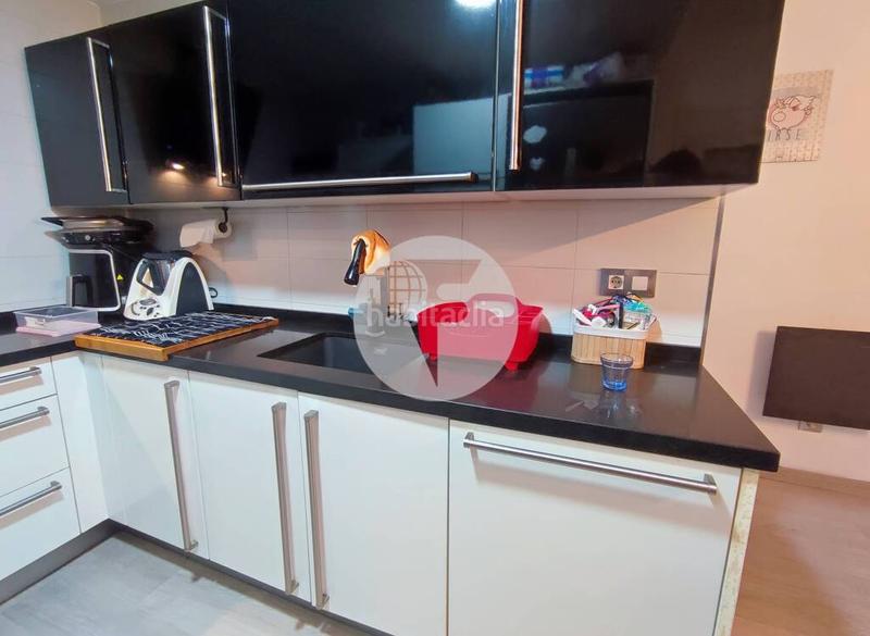 Foto f5984635-bb72-4c12-9422-0c2aea846692. Piso  completamente renovado con un diseño moderno y sofisticado en Montcada i Reixac