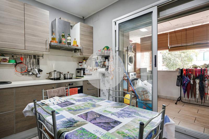 Foto 369bdc35-29db-4d3e-b74a-ea4fd61b49ee. Planta baja oportunidad única zona bòbiles diagonal colomeres! en Gavà